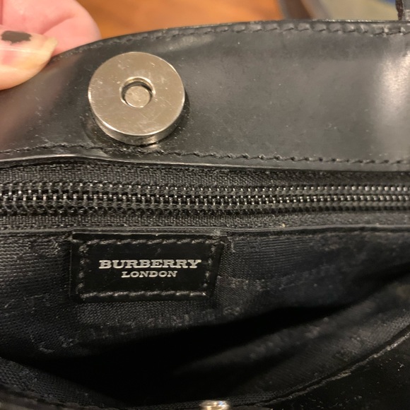 Burberry Novacheck Medium Tote - Picture 6 of 12